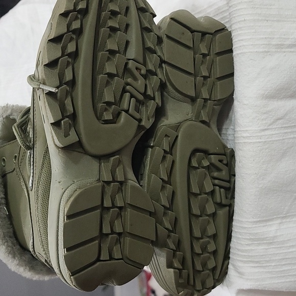 Fila Disruptor Shearling Hiking Boots Khaki Green Gray Faux Fur Chunky Sz 7 EUC - Picture 9 of 12